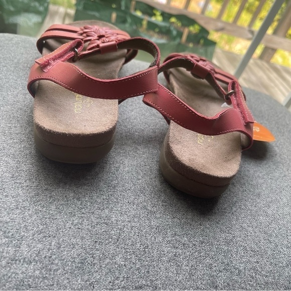 NEW Women’s memory foam sandal - Picture 6 of 8